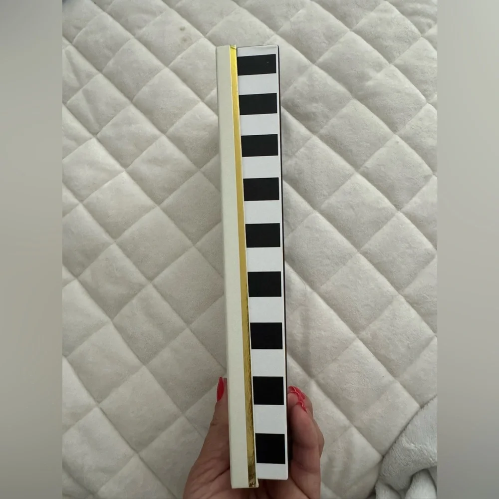 Kate Spade‎ Elegant White and Gold Box